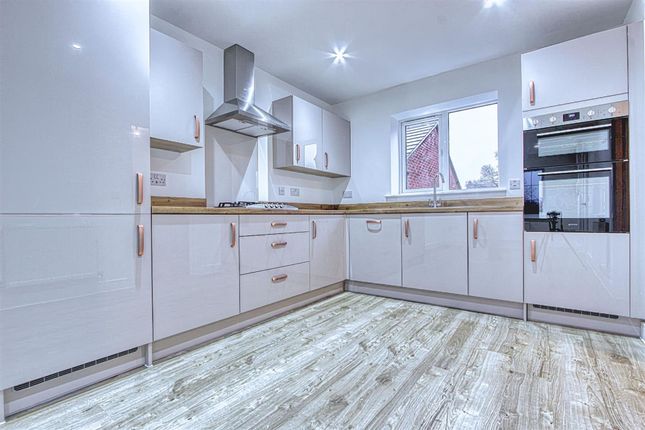 8 Whinfell Road, Chesterfield photo 3