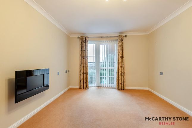 Flat for sale in Clementine Court, Upton St. Leonards, Gloucester