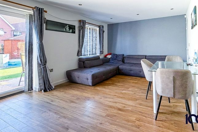 7 Ayron Road, South Ockendon photo 5