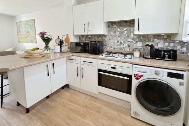 20, Heol Y Pibydd, Swansea photo 3