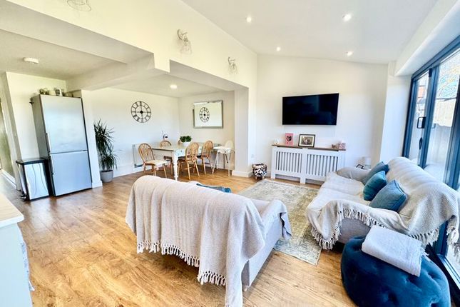 Freefall, 5, Carlton Road, Manby photo 4