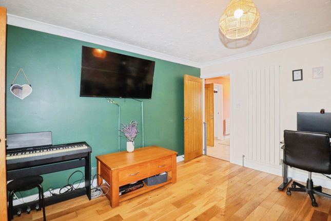 25, Henrys Court, Thetford photo 4