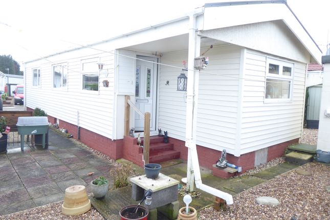Mobile/park home for sale in Sherwood Park, Walesby, Newark, Nottinghamshire
