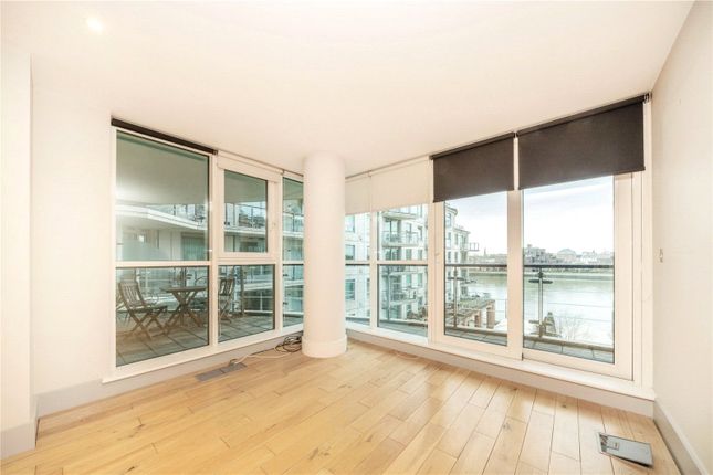 Flat for sale in Galleon House, 8 St George Wharf, London