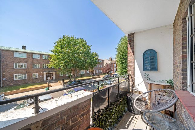 Flat 16, Lessar Court,, Lessar Avenue, London photo 2