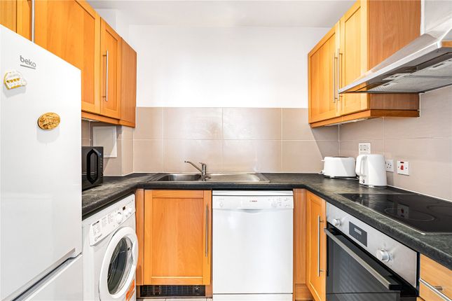 Flat 615, Courtenay House, 9, New Park Road, London photo 3