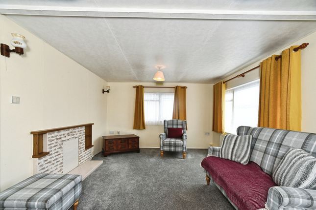 14, Russett Avenue, Lechlade photo 4