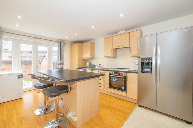36, Violet Way, Ashford photo 3