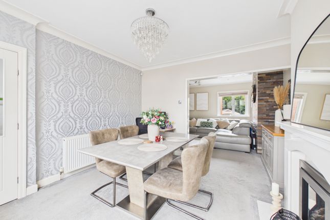 34, Bradford Road, Wakefield photo 3