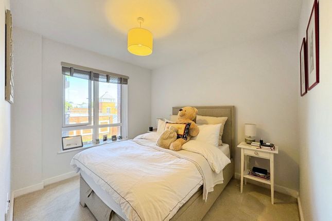 Flat 26, Golding House, London photo 3