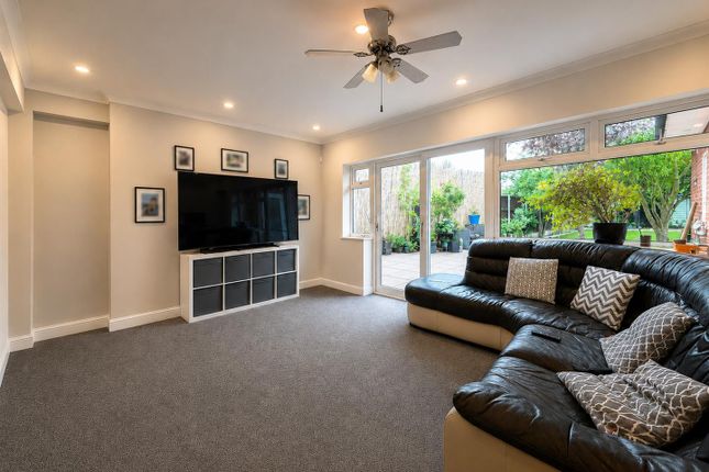 10, Thorncliffe Road, Southall photo 3