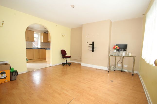 51 Conduit Way, Harlesden photo 4