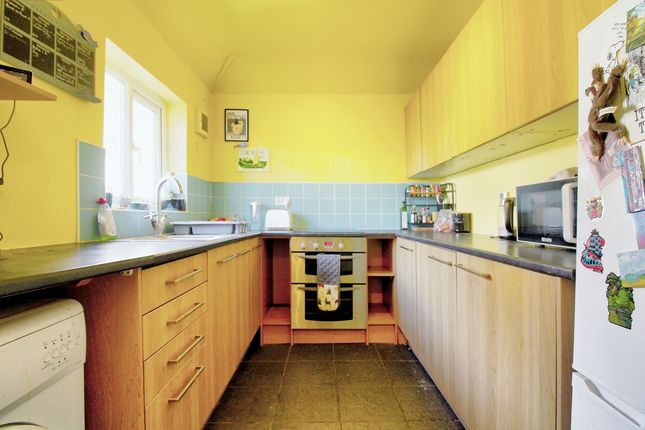17, Hungerford Close, Bristol photo 4