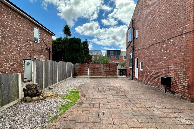 82, Claremont Road, Stockport photo 4