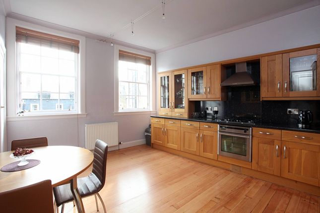 Town house for sale in High Street, Inverkeithing