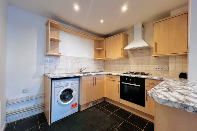 3 Camella Villa, Holly Road, Aldershot photo 2