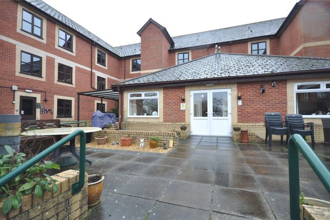 Flat for sale in Drove Road, Swindon, Wiltshire