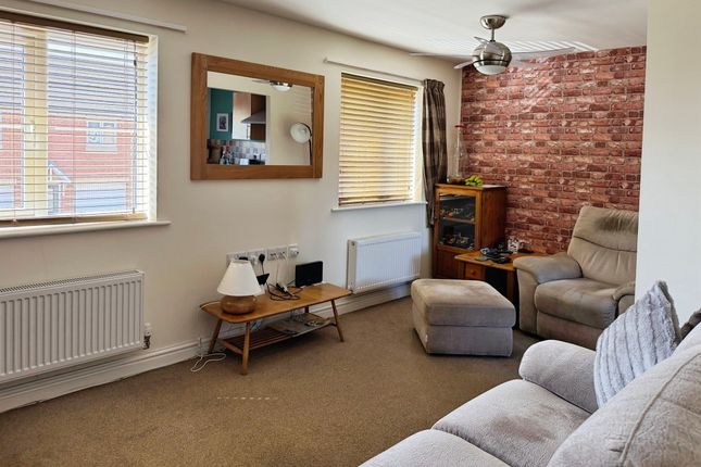 4, Silverstone Road, Bourne photo 3