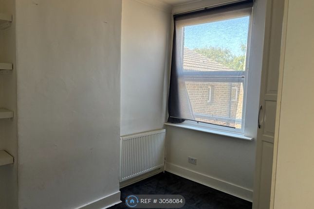 St Pauls Road, Thornton Heath, Surrey photo 3