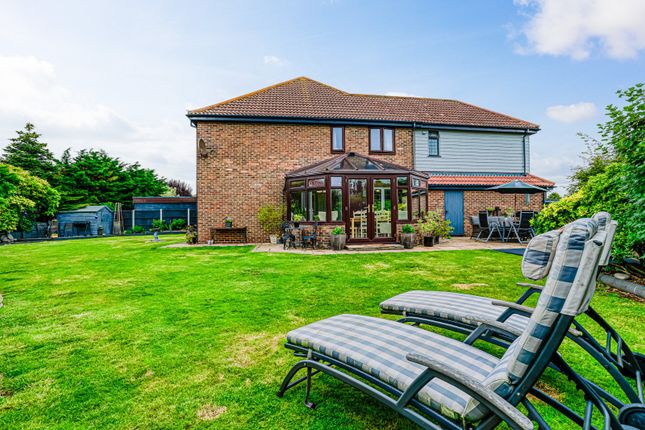 12, Chertsey Close, Shoeburyness photo 4