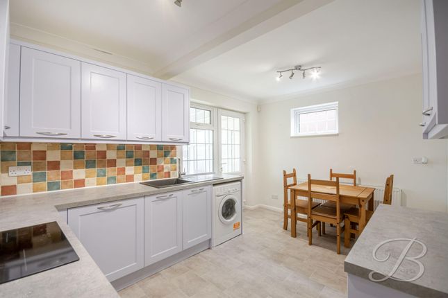 71, Derwent Avenue, Mansfield photo 4