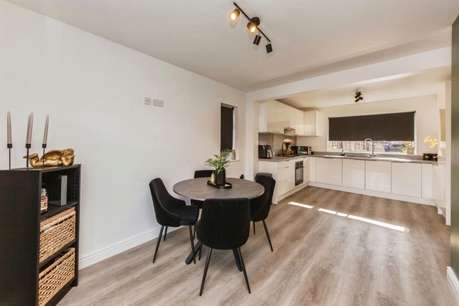 65, Marlborough Way, Uttoxeter photo 5
