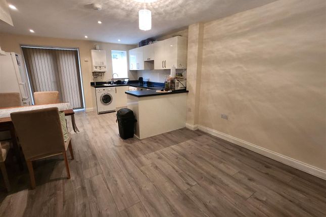 6, St Johns Mews, Cinderford photo 3