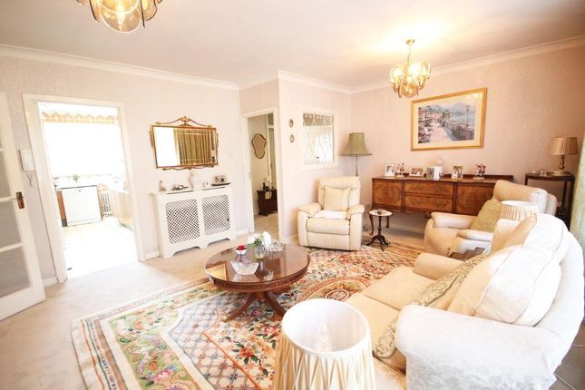 Thumbnail Flat for sale in Stonegrove, Edgware, Middlesex
