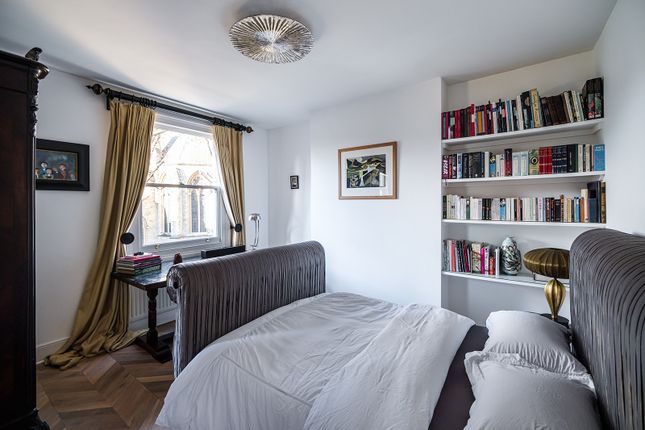 Terraced house for sale in Albion Road, London