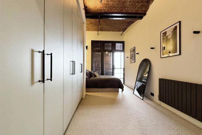Flat for sale in The Colonnades, Albert Dock, Liverpool