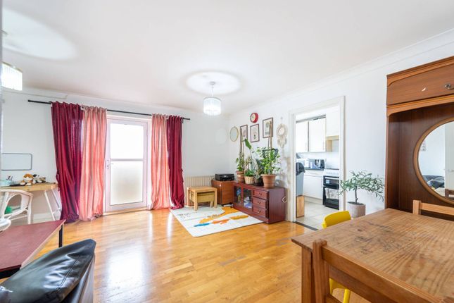 2-bed flat on Lucas Close, Willesden Green, £425,000