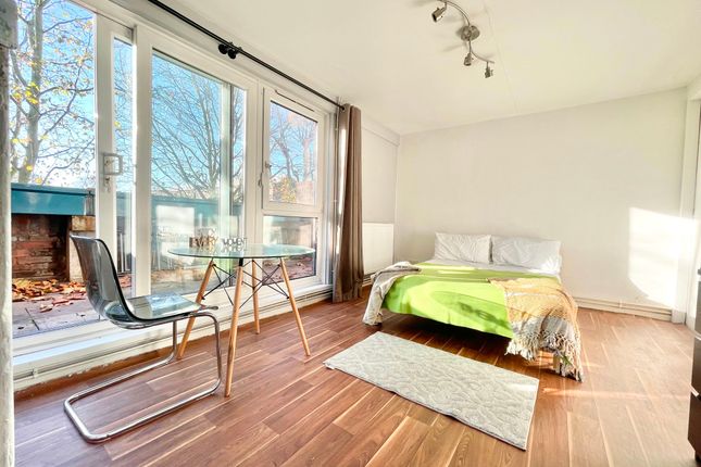 Room 1, 52 Berkeley Walk, London photo 4
