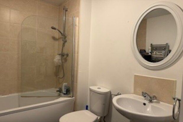 Flat to rent in West Derby Road, Liverpool