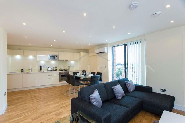Flat for sale in Arc House, Tower Bridge, London