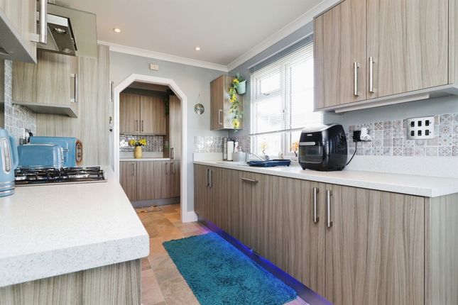 Mobile/park home for sale in Cherry Wood Crescent, Stepps, Glasgow