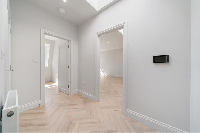 11, Belair Court, Edgware photo 4