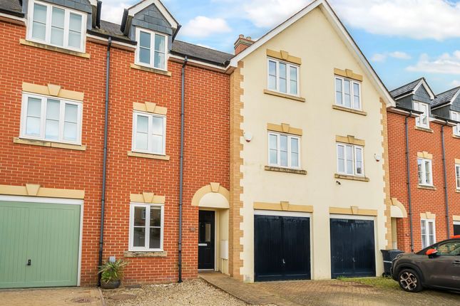 Town house for sale in Richmond Road, Taunton