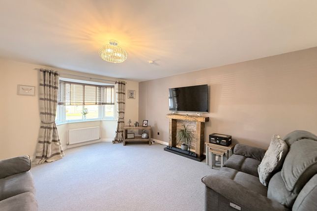 8, Cleuch Place, Maddiston photo 4