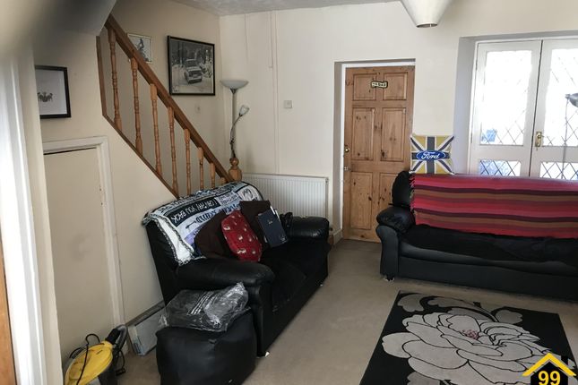 38, Jamesville, Cwmcarn photo 4