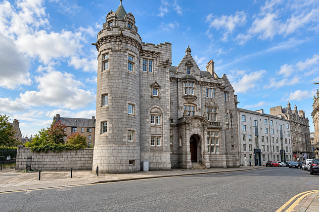 2-bed flat on 28D, Crown Street, Aberdeen, £115,000