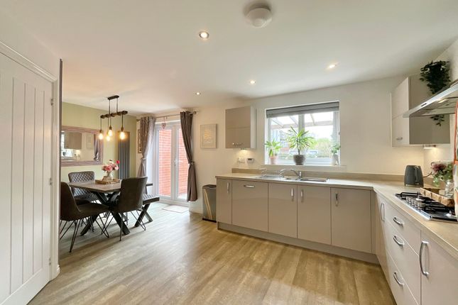 3 Ernie Tagg Road, Crewe photo 3