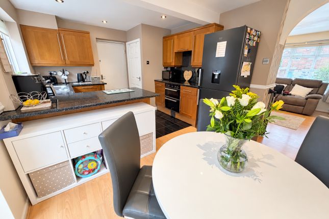 Sherwood Drive, Brierley Hill photo 3