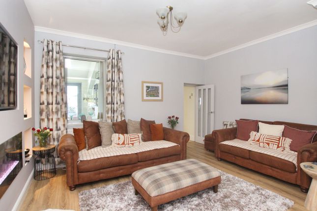 17, Cowbridge Road, Pontyclun photo 2