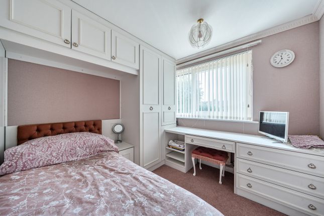 18, Gilling Way, Swindon photo 3