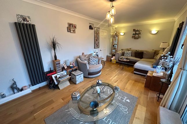 50, Tithelands, HARLOW photo 4