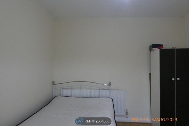 Room to rent in Lower Broughton Road, Salford