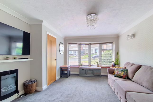 3, Rooks Avenue, Cleckheaton photo 3