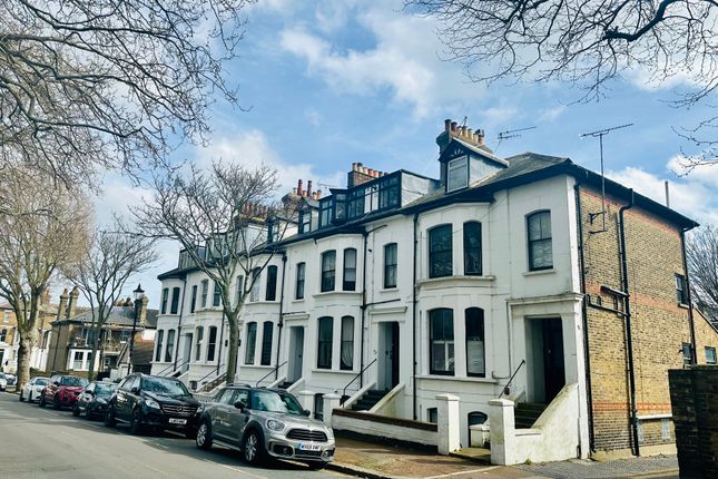 Flat for sale in Alexandra Road, Southend-On-Sea