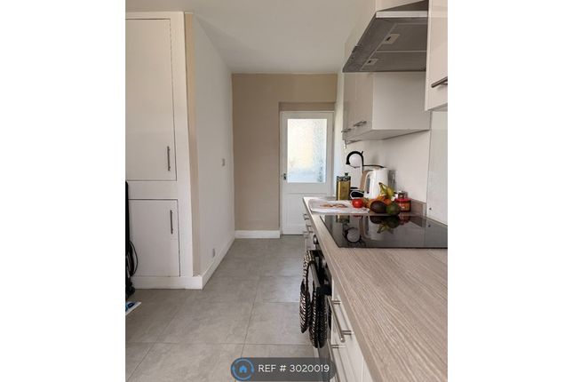 Hattersley Road West, Hyde photo 5