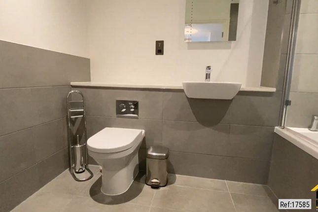 11 Queen's Gate Terrace, London photo 4
